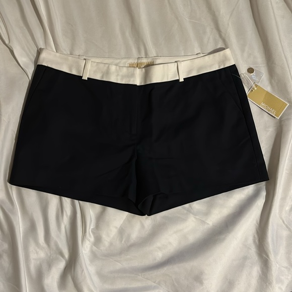 MICHAEL Michael Kors NWT women’s casual shorts black with white waist Size 10 - Picture 3 of 13